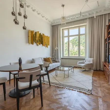 Designer Dream With Stunning View *