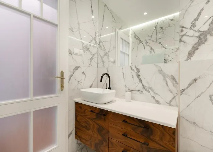 Designer Dream With Stunning View *