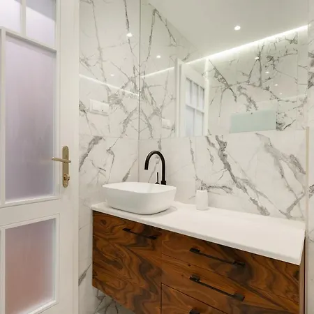 Designer Dream With Stunning View *