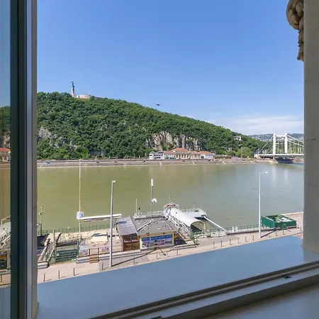 Designer Dream With Stunning View Апартаменты *